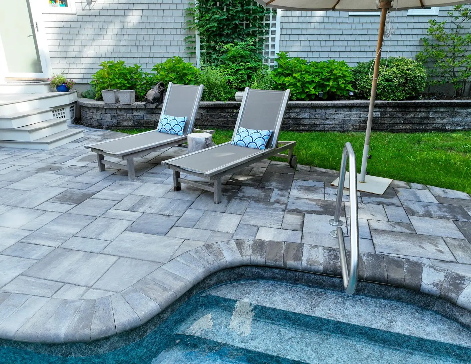 Pool Patios project in the Contrast Landscape project gallery