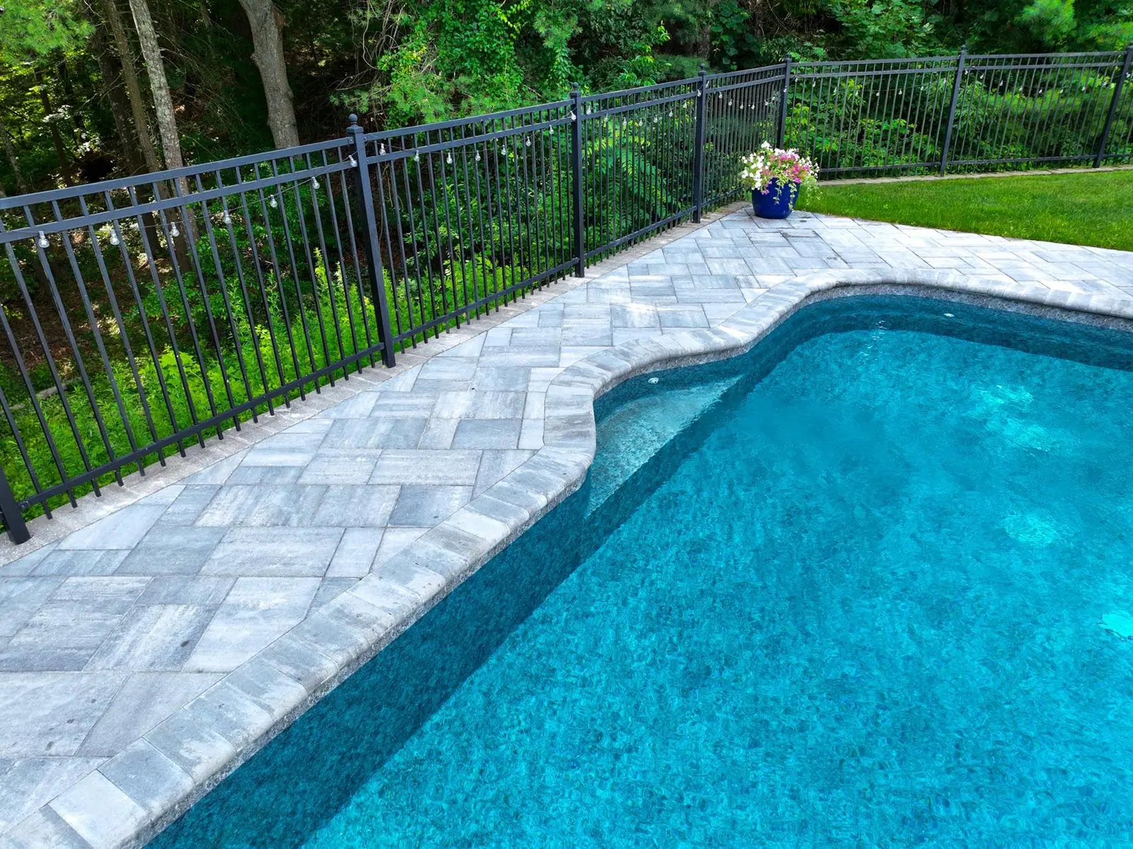 Pool Patios project in the Contrast Landscape project gallery