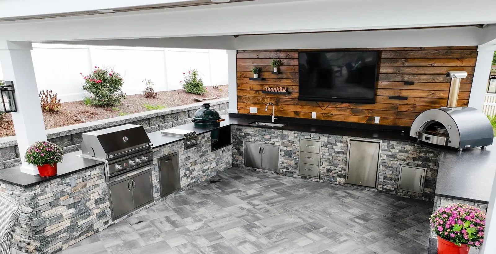 Outdoor Kitchens project in the Contrast Landscape project gallery